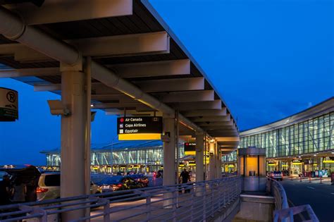 Where to Eat at Toronto Pearson International Airport (YYZ).